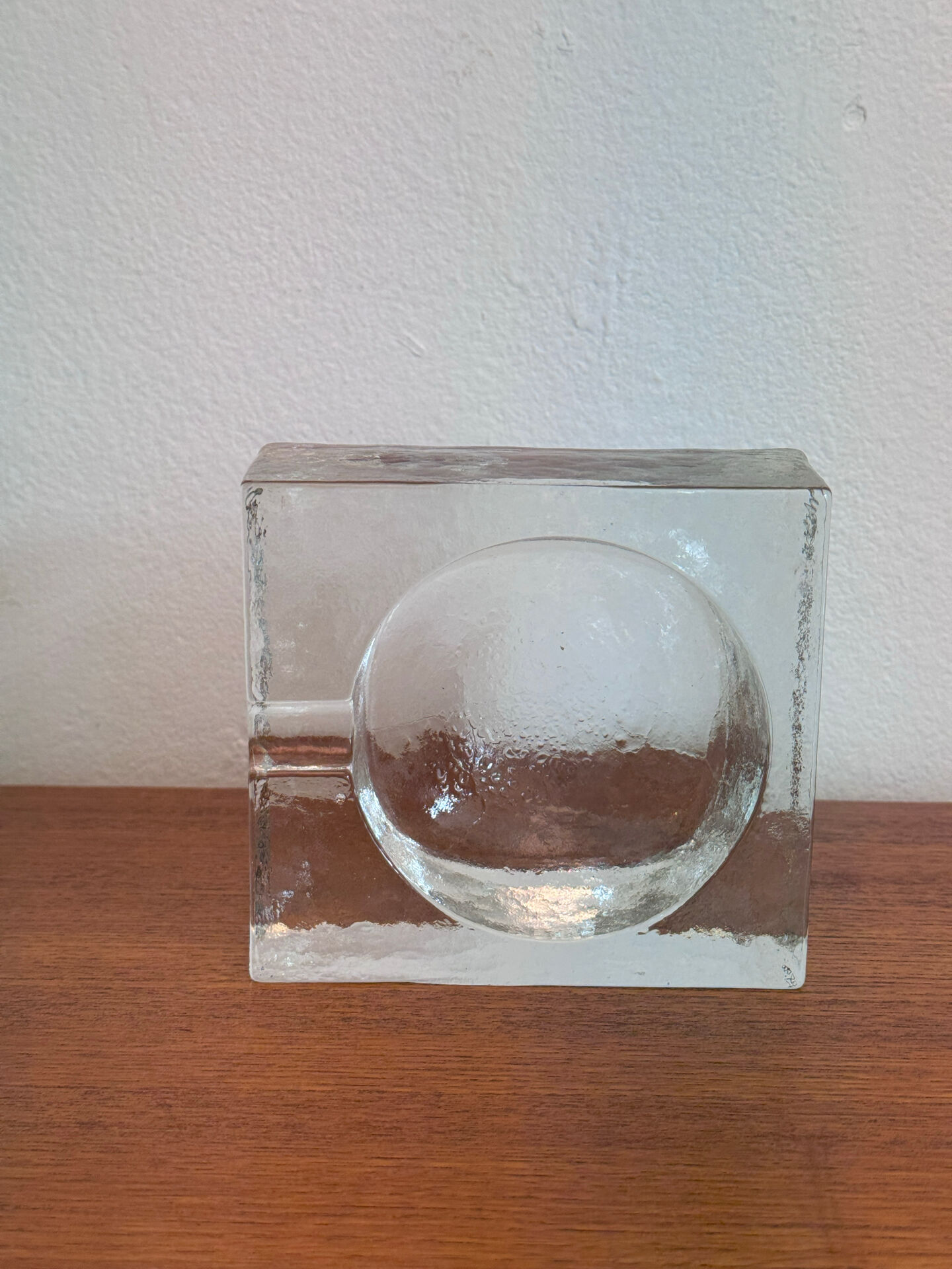 Vintage Brutalist schaal / asbak ijsglas