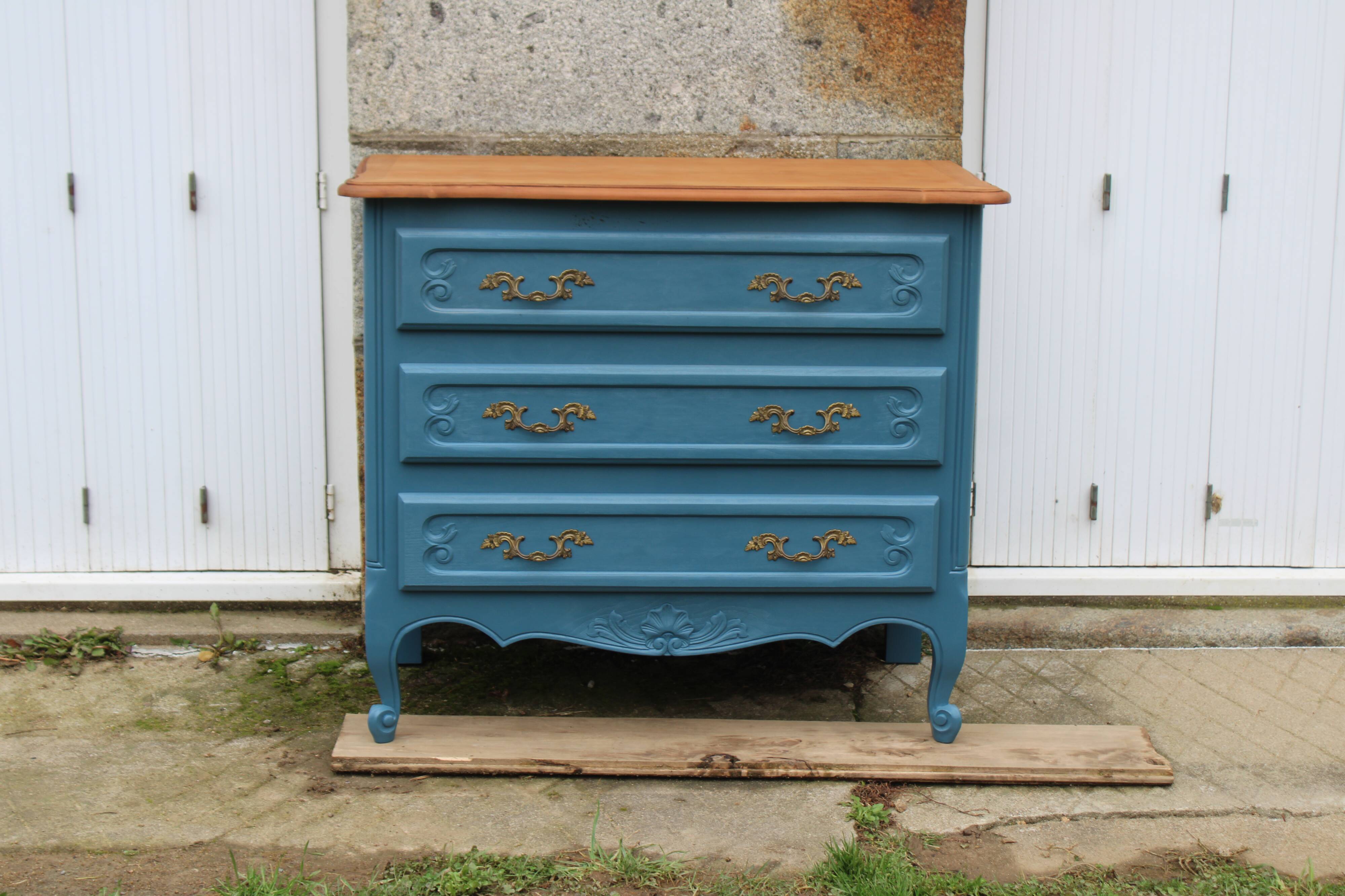 Commode ancienne rénovée bleu – plateau bois – 3 tiroirs