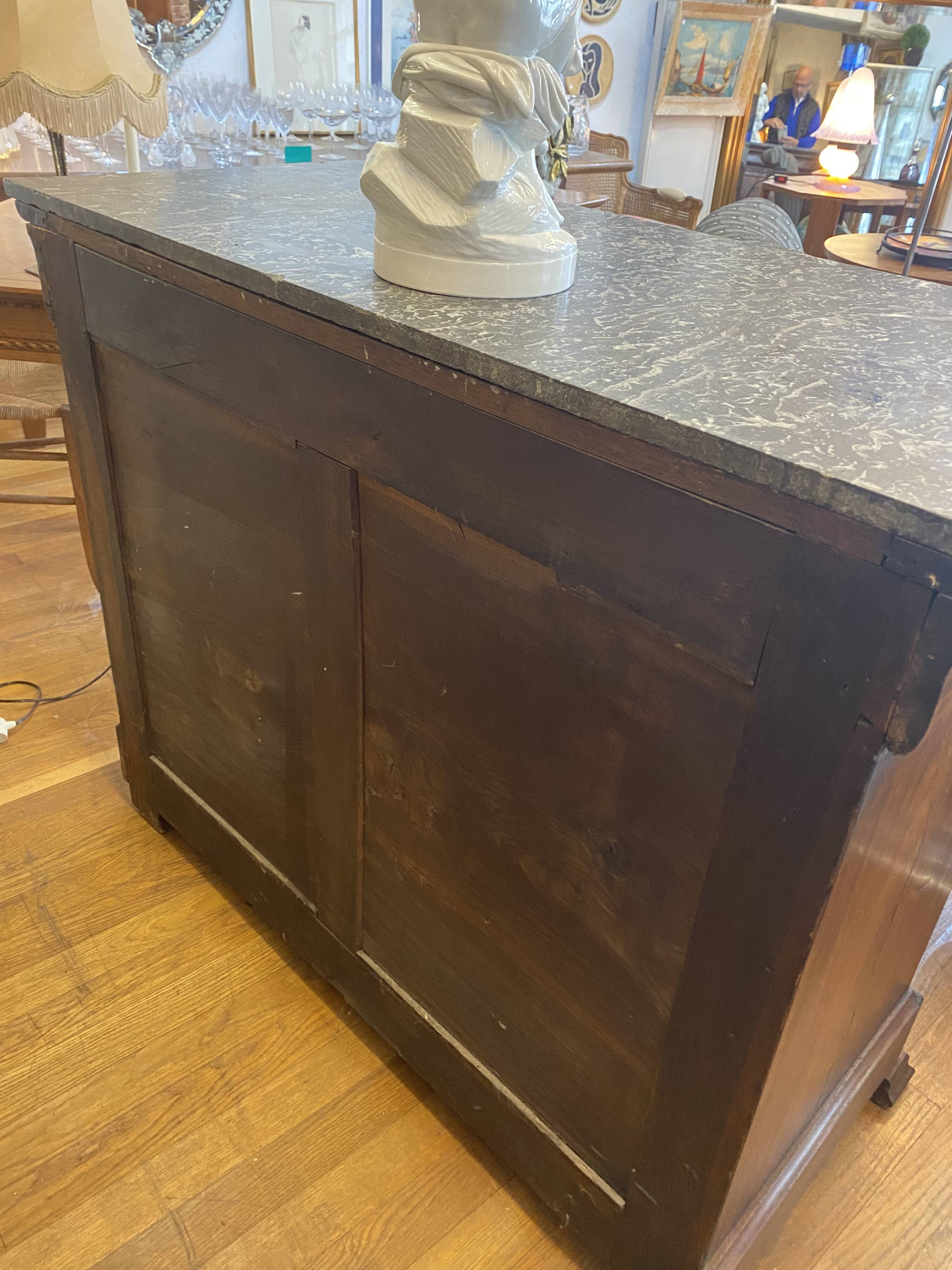 Louis Philippe chest of drawers in walnut