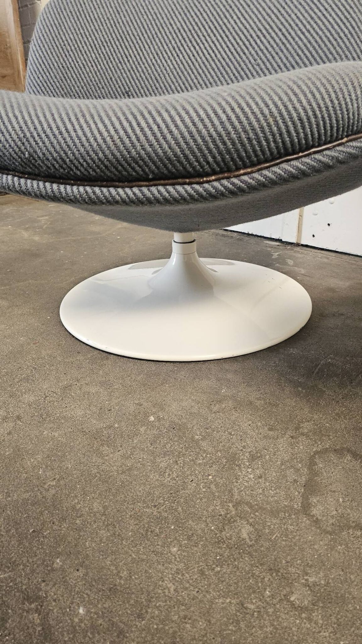 Artifort 508 swivel chairs designed by Geoffrey Harcourt.