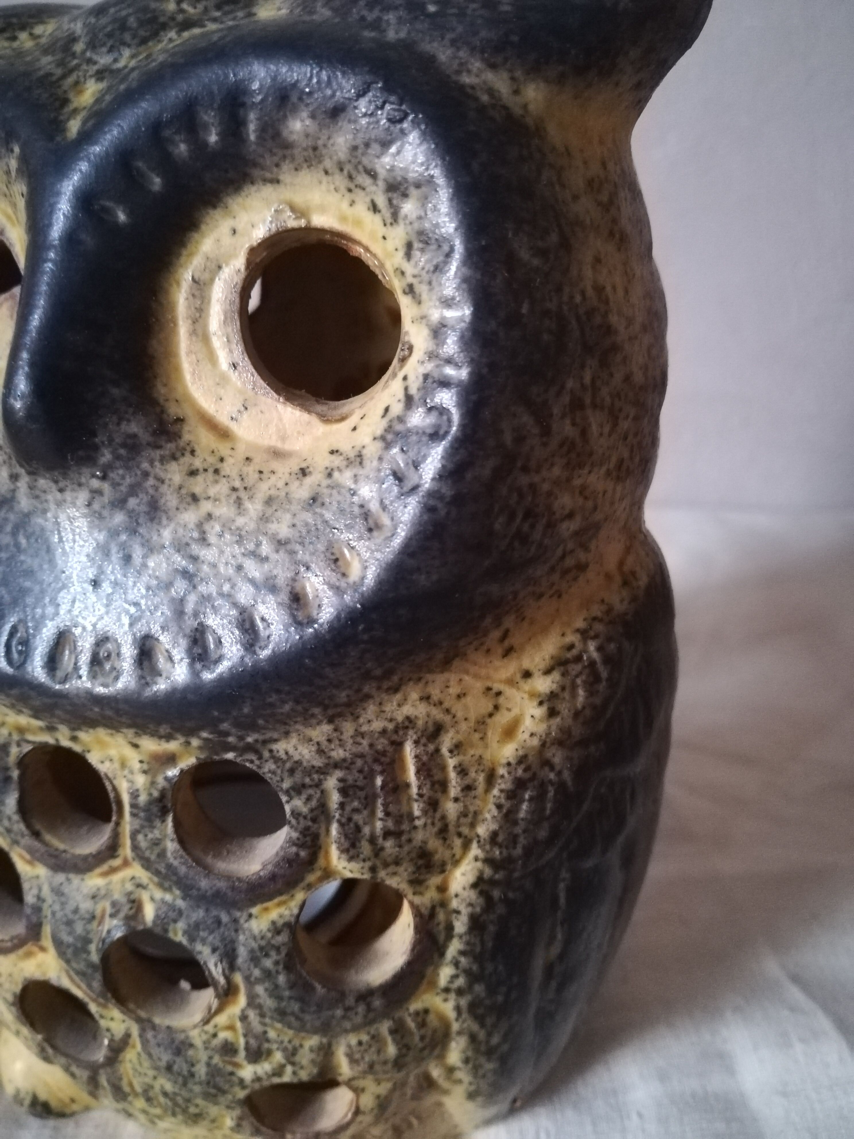 Owl photophore in cermal