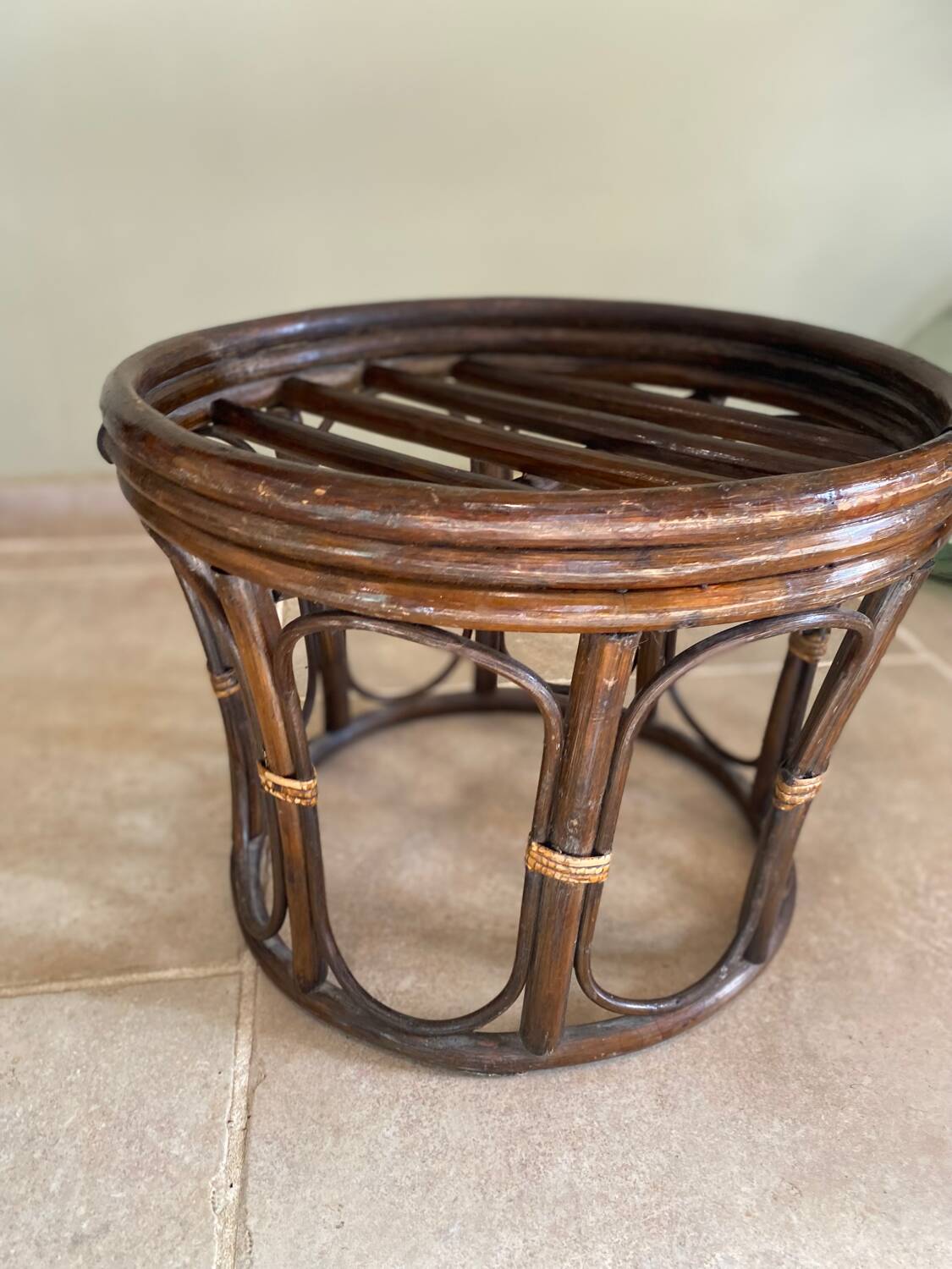 Vintage rattan pouf