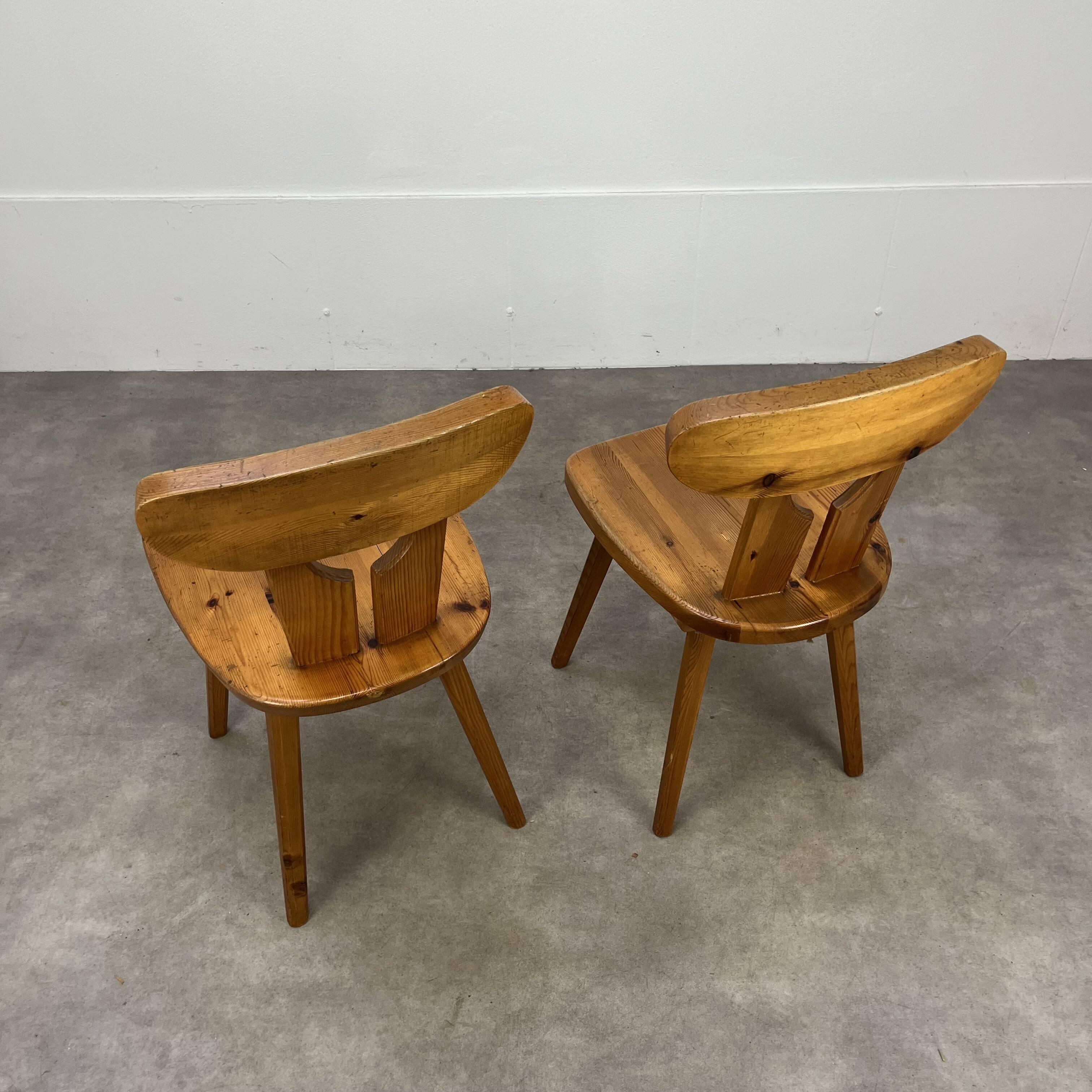 Brutalist chairs in solid pine chalet style