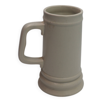 Vase with handle