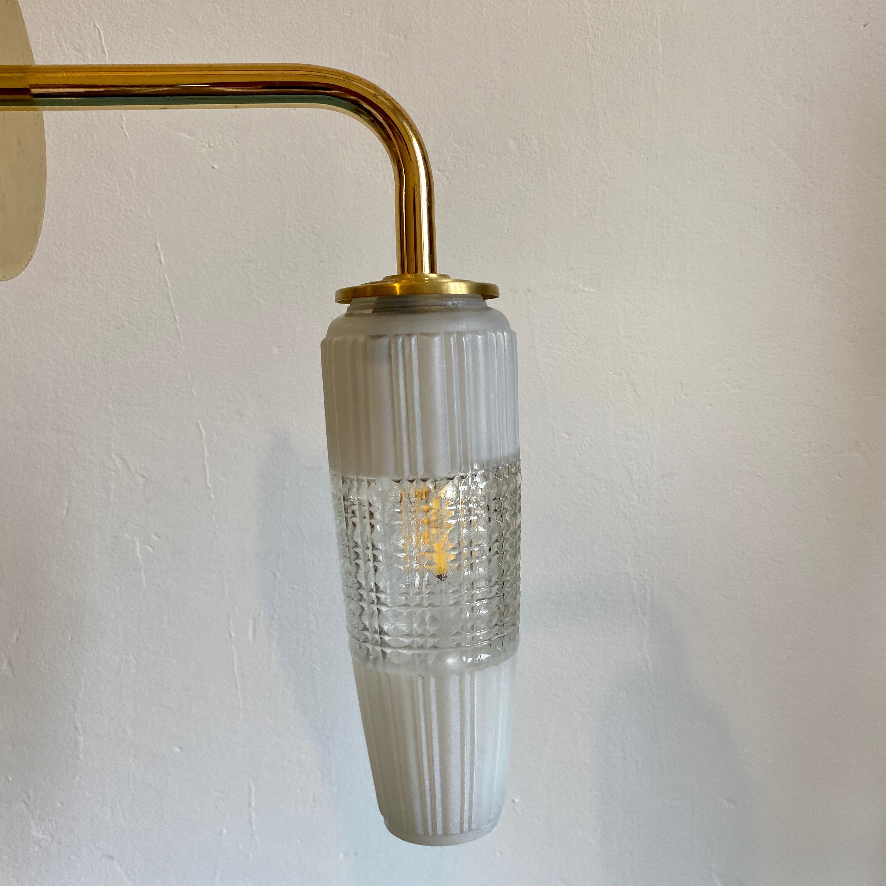 Vintage tulip applique in white and transparent glass