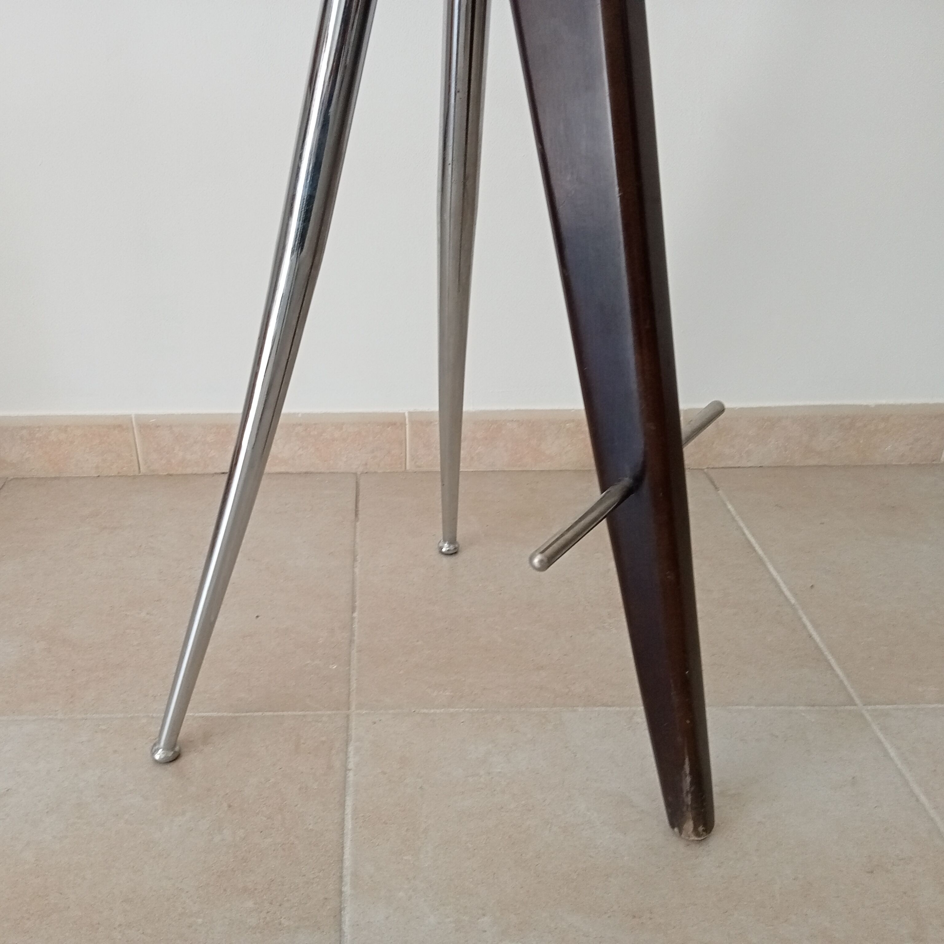 Vintage tripod top stool 60s/70s