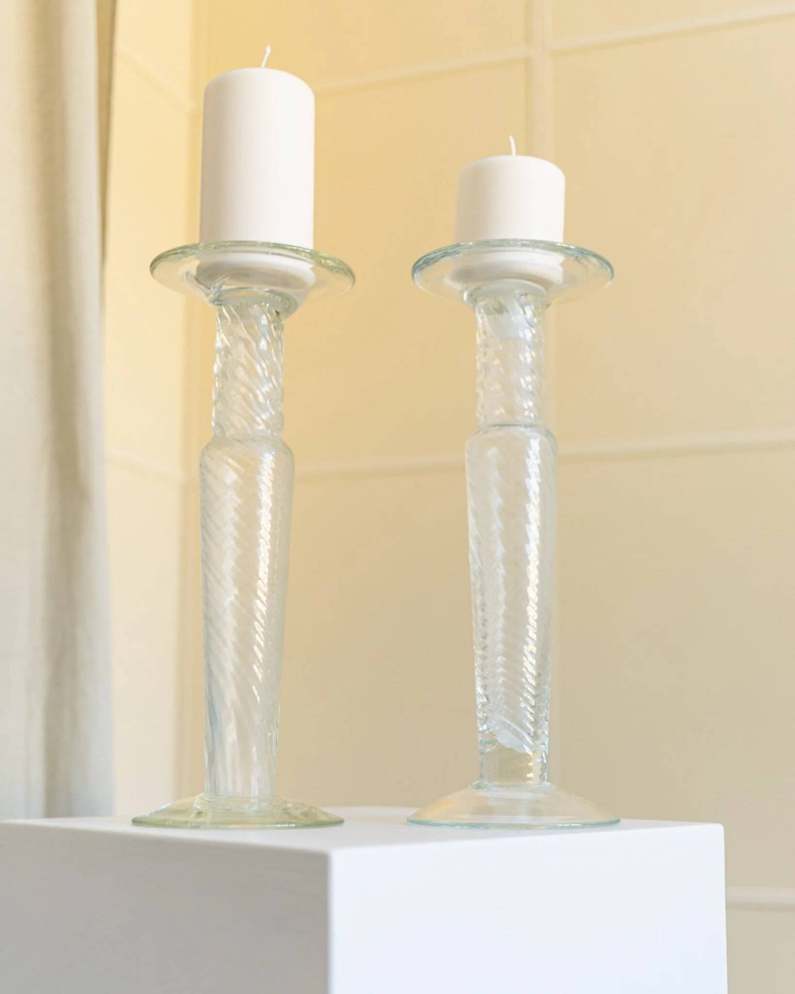 Ensemble de 2 bougeoirs en verre de Murano transparent par Franco Moretti - Italie vintage des années 1960, soufflé à la main