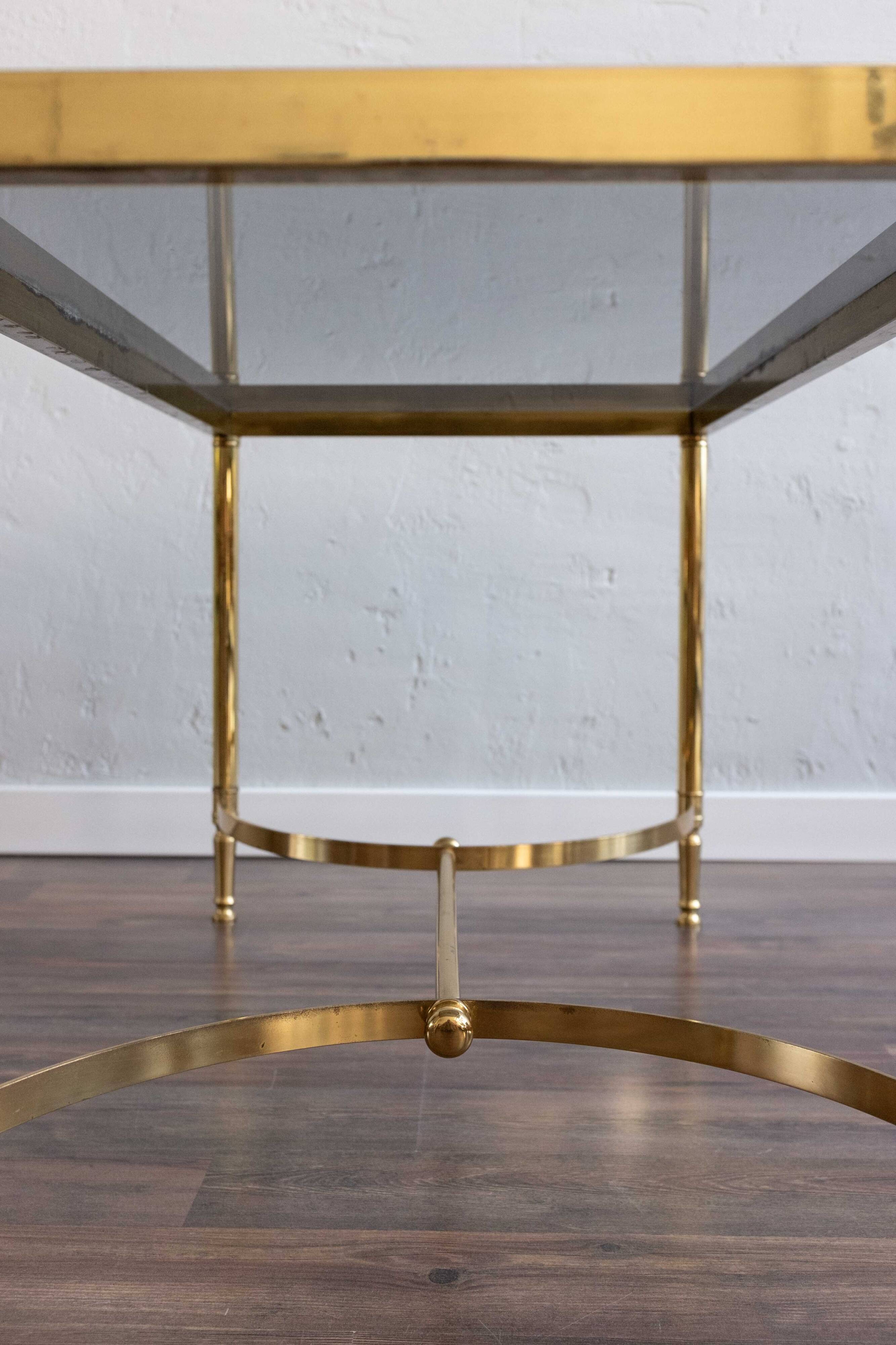 Table basse vintage en laiton fabriquée en France, 1950s