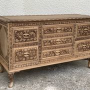 Commode vintage basse Padouk Massif sculpté 1950