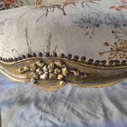 Three-seater canapé in carved wood, upholstery and gilded wood. Around 1900, Louis XV style.