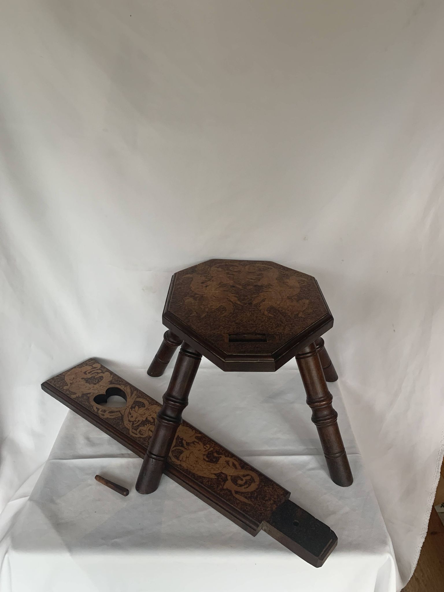 Tripod wooden chair