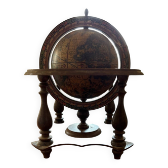 Globe terrestre vintage en bois