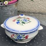 Soup tureen, Elorn model, Digoin and Sarreguemines, France, carnation motifs