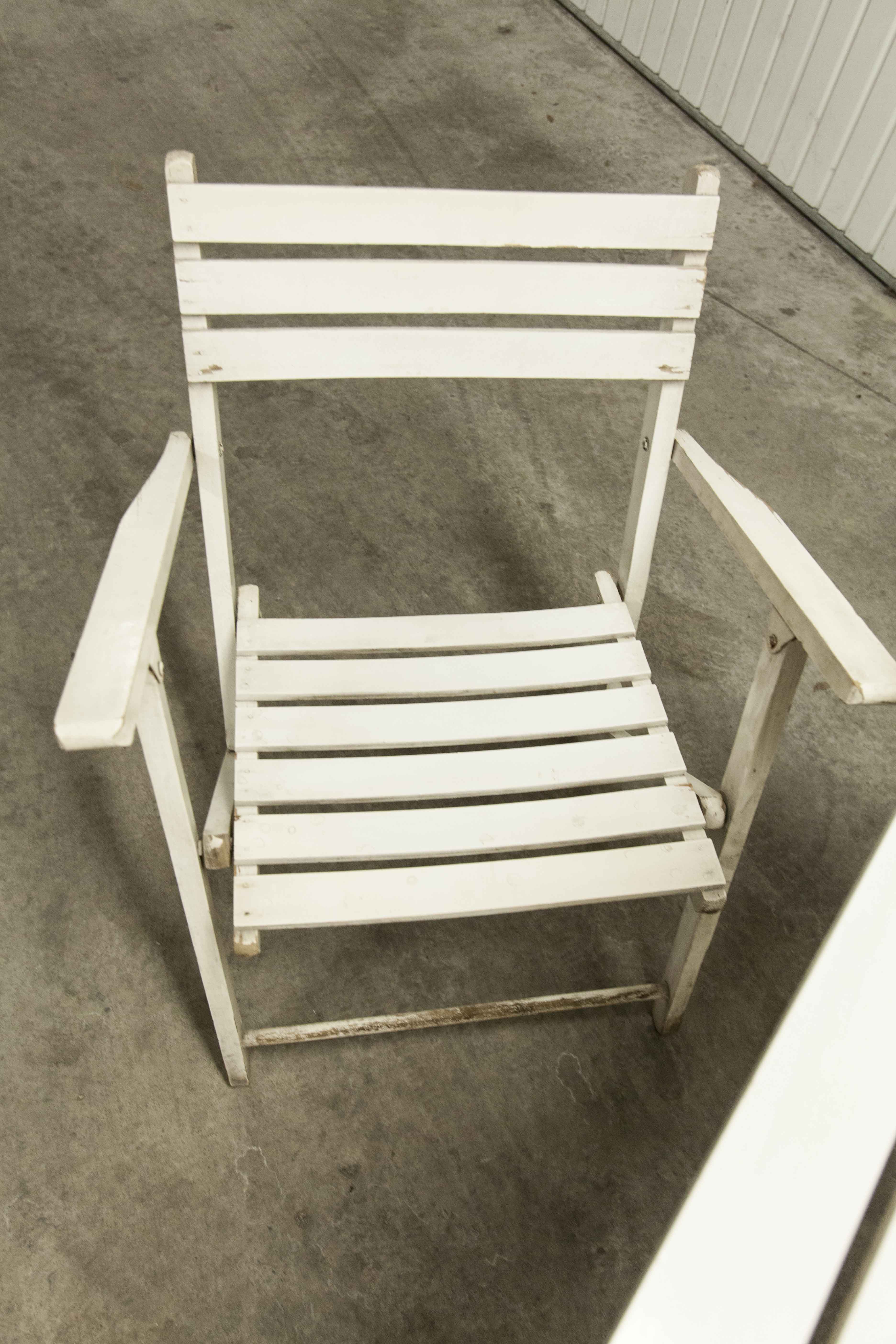 Garden furniture table and 4 armchairs 60's in its juice