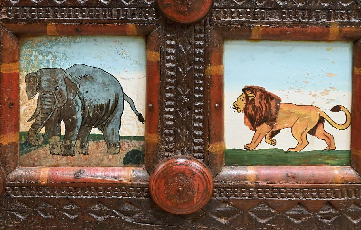 Manjoosh Commercial Furniture in Exotic Wood, India – Early 20th Century