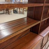 Large shallow showcase depth