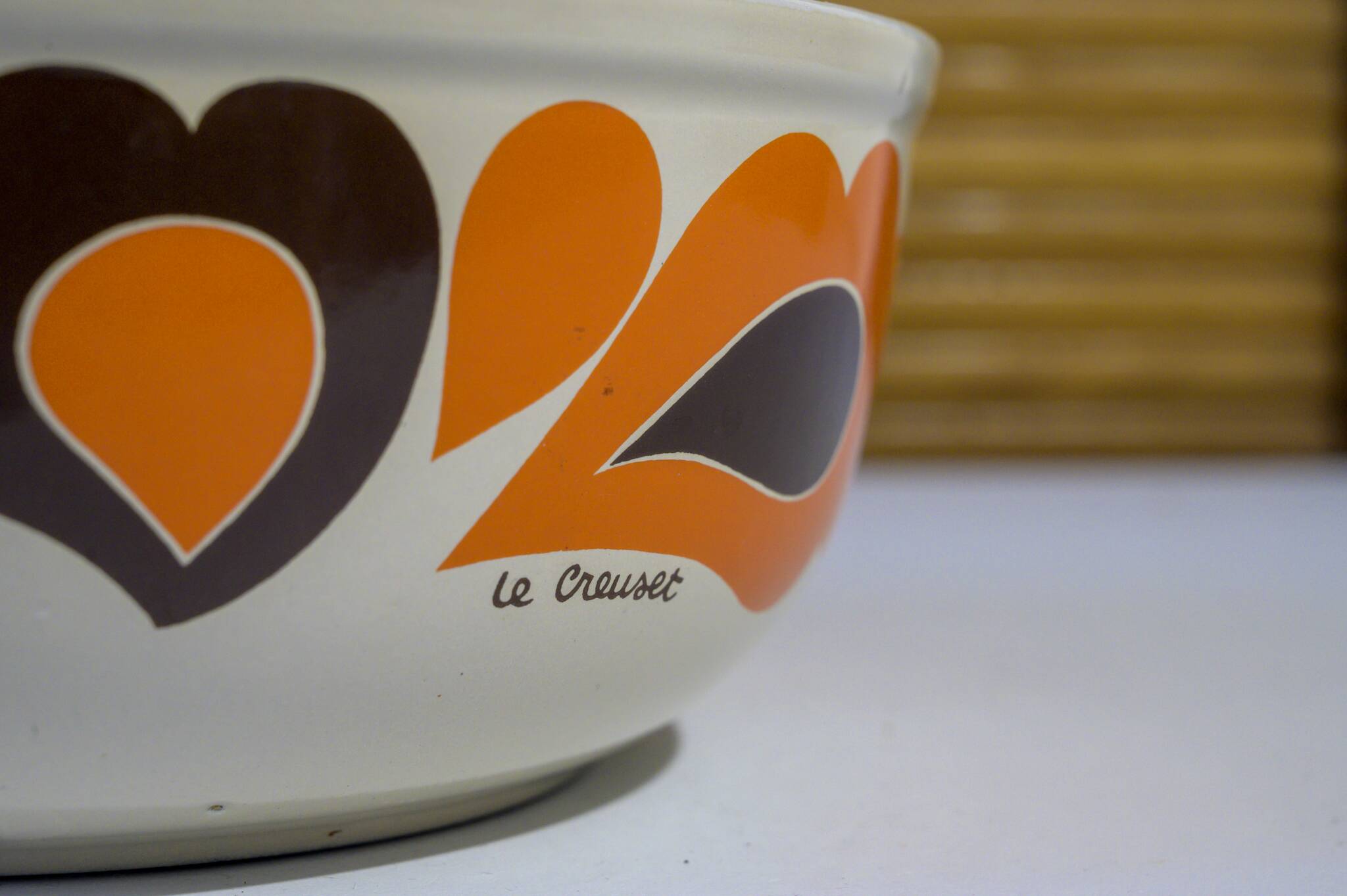 Enamelled cast iron fondue pot with 70's Le Creuset pattern