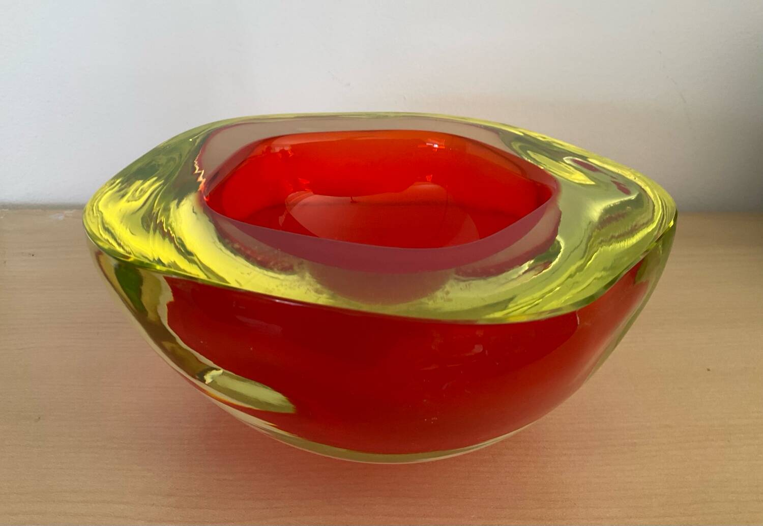 Two-tone Murano glass pocket emptier from the 70s