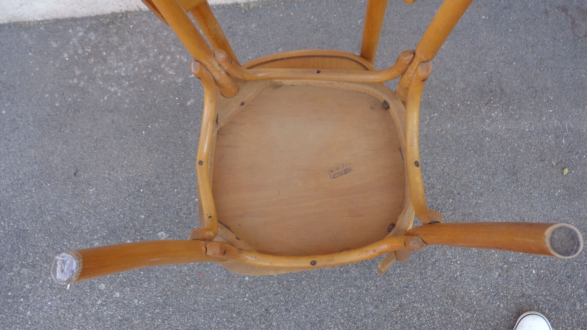 Set of 6 varnished bistro chairs