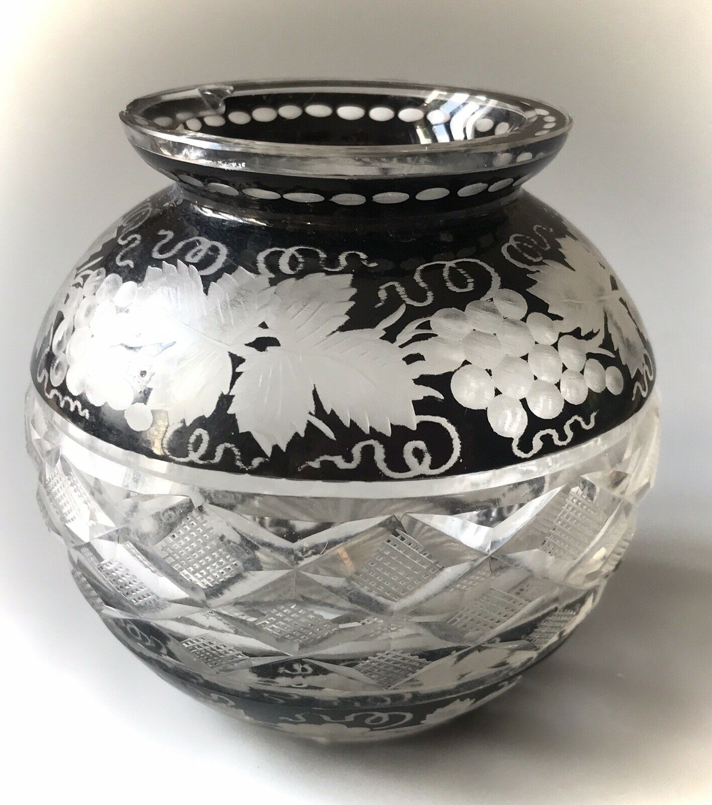 Black Bohemian crystal ball vase engraved with pampers