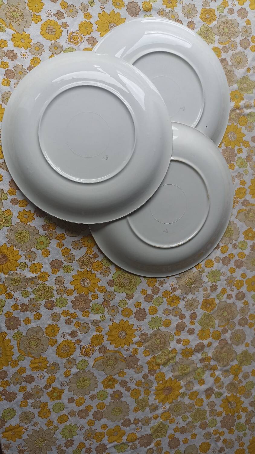 Yellow and white Fenal Badonviller dishes from the 1920s