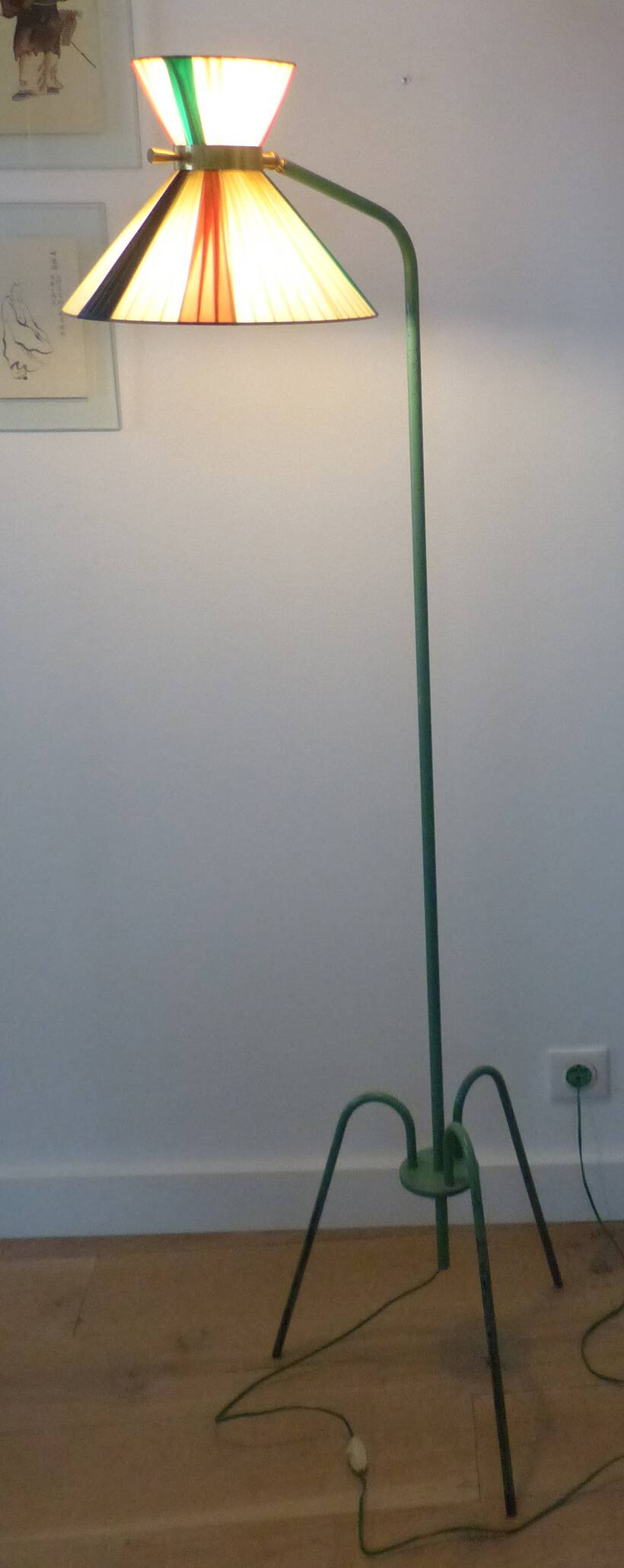 Lampadaire tripode DIABOLO de la Maison LUNEL des années 50 double éclairage