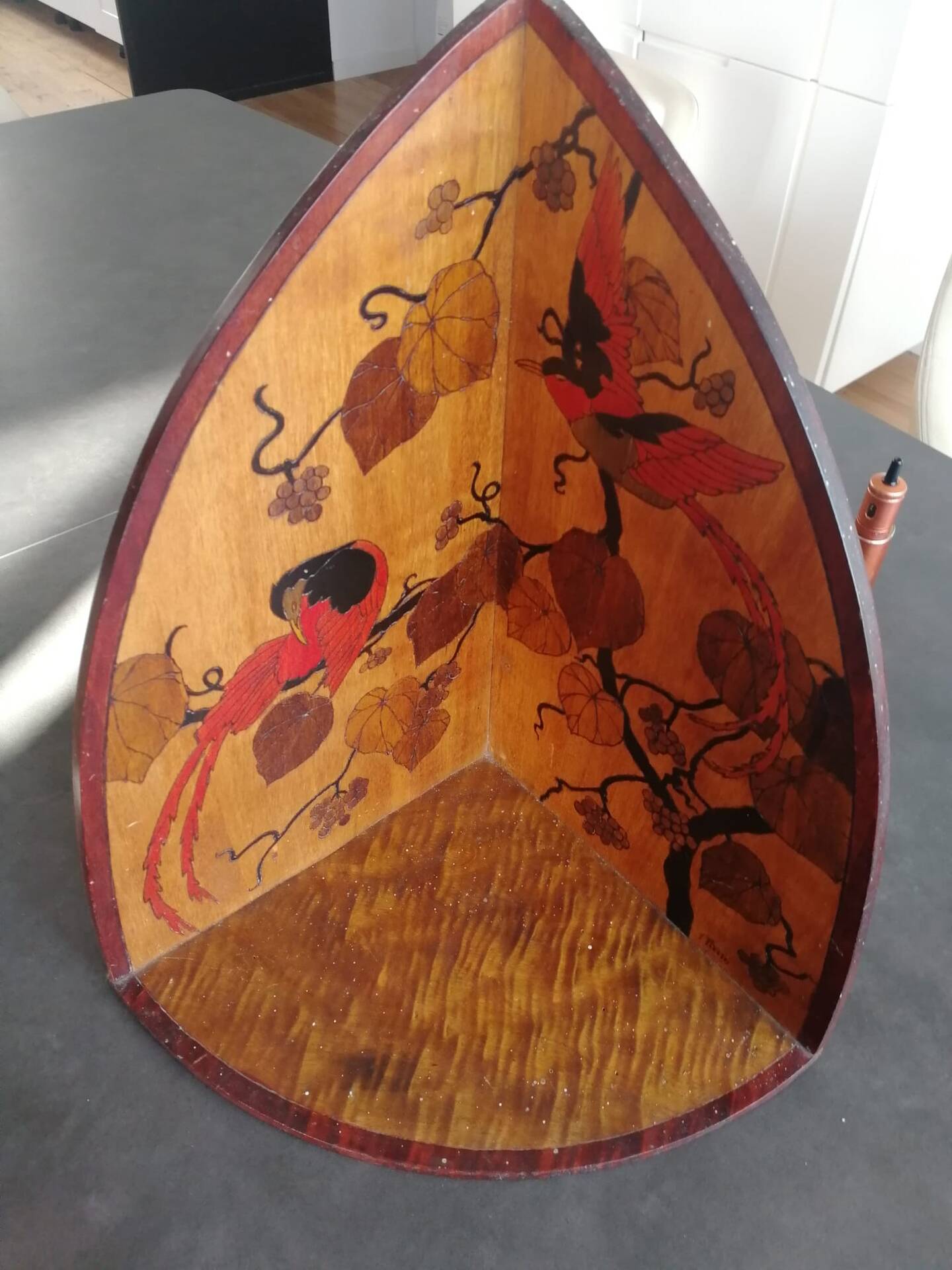 Art Nouveau corner shelf signed Clarry