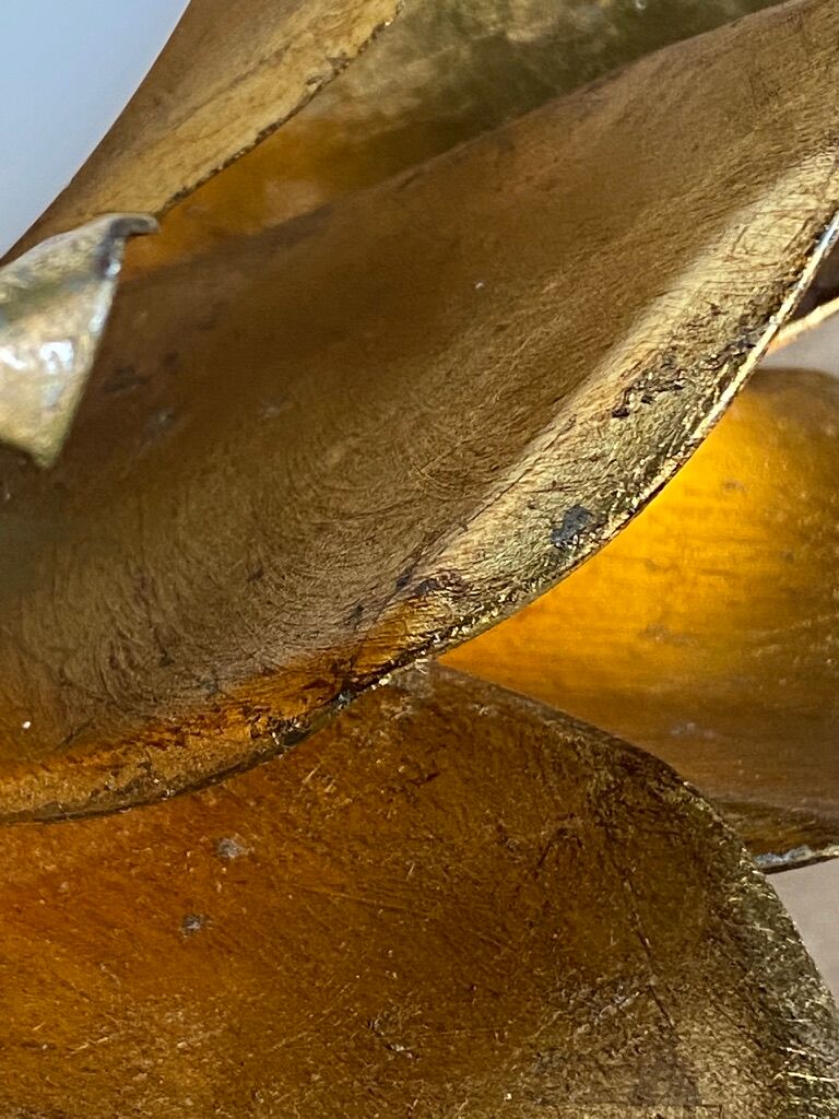 Opaline flower and brass wall lamp