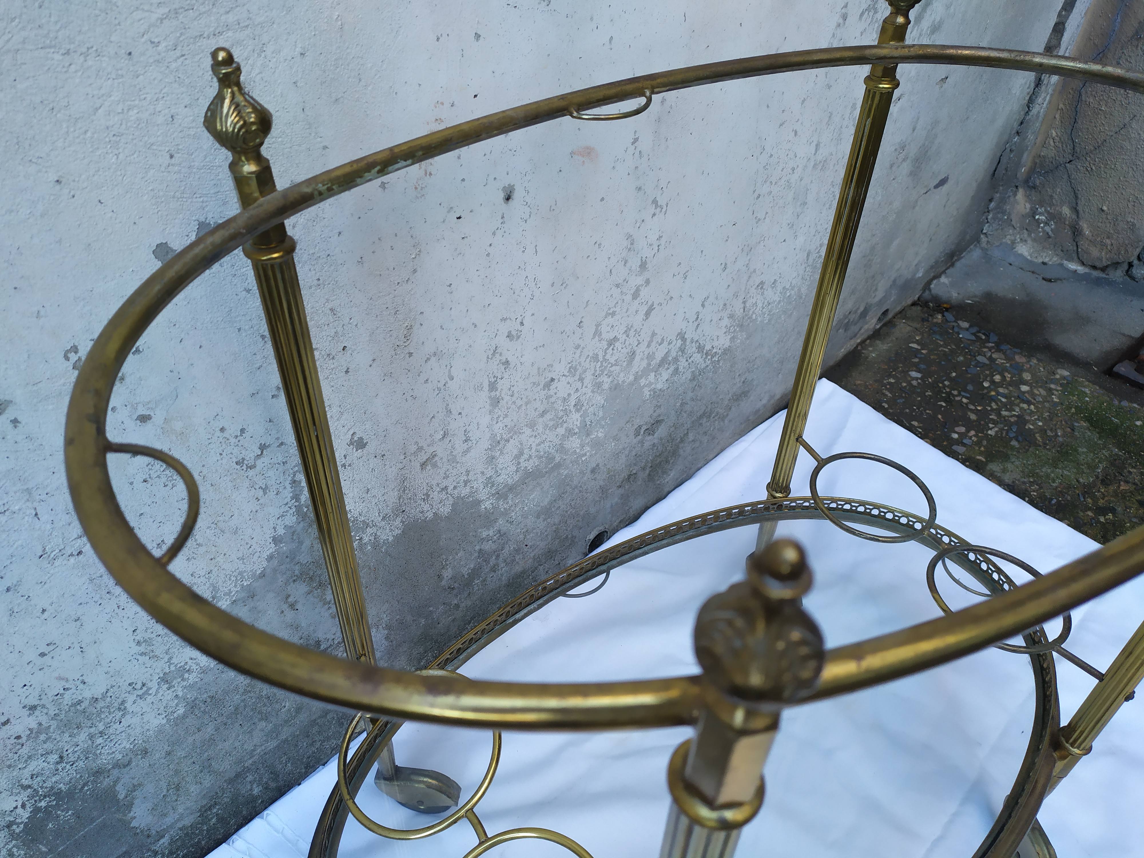 Golden rolling bar dessert