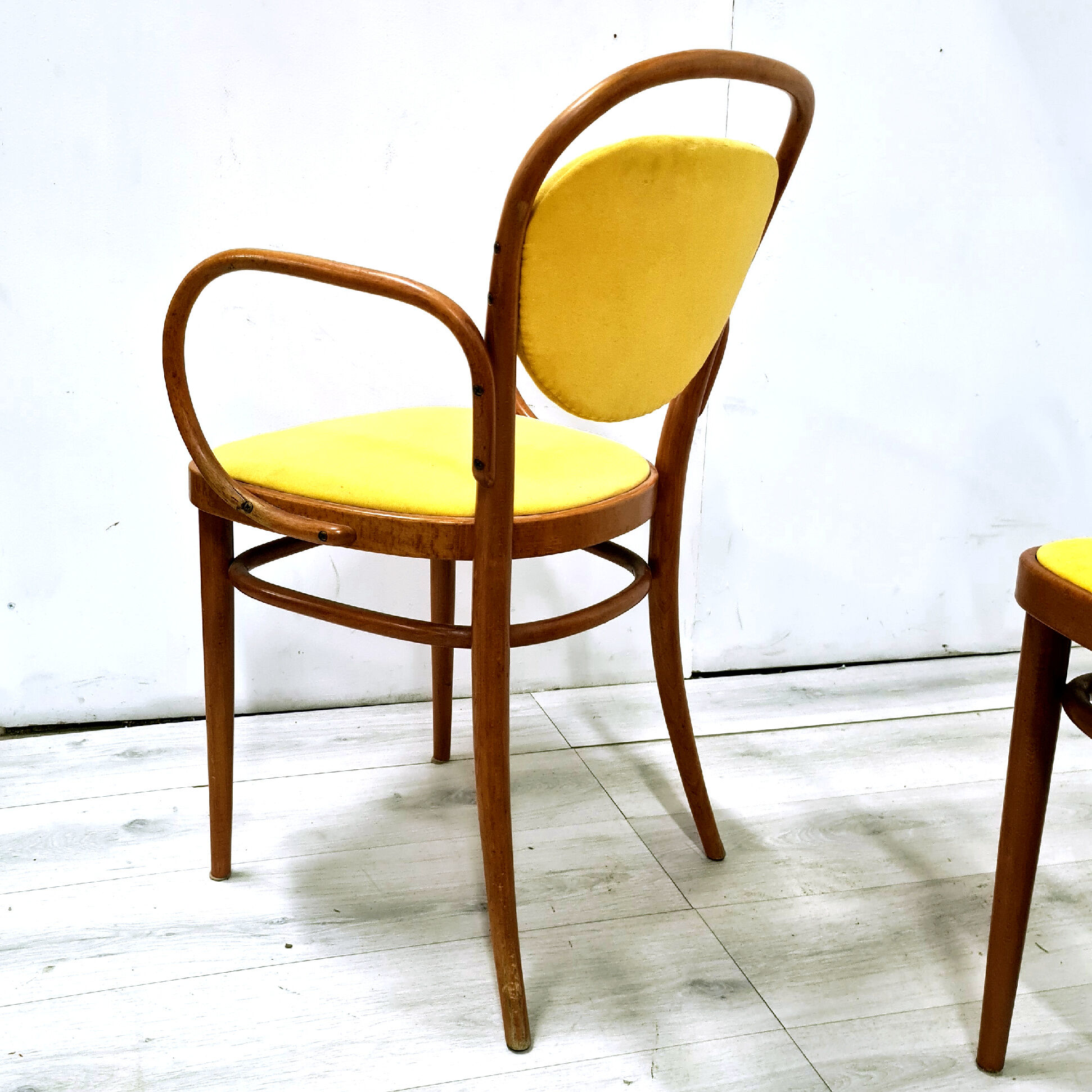Set of 9 model 215 dining chair  for Thonet, Austria 1980s