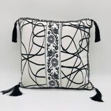 Square cushion, cover and insert, black and white. Ella model.