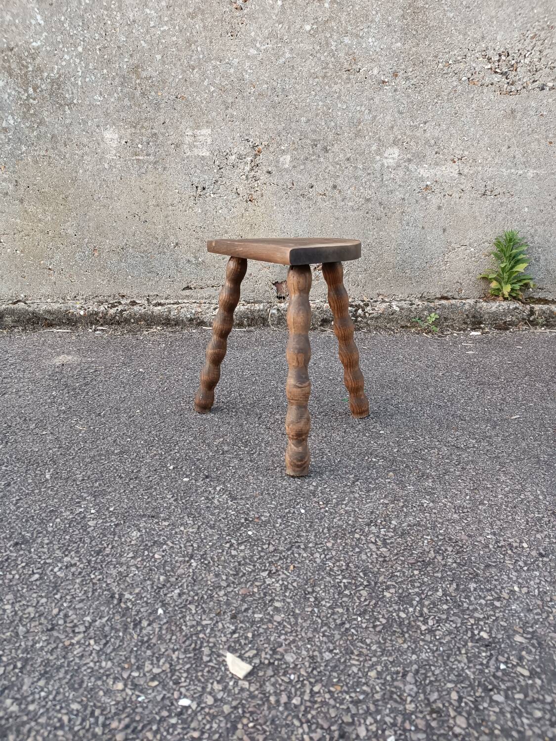 Tripod stool