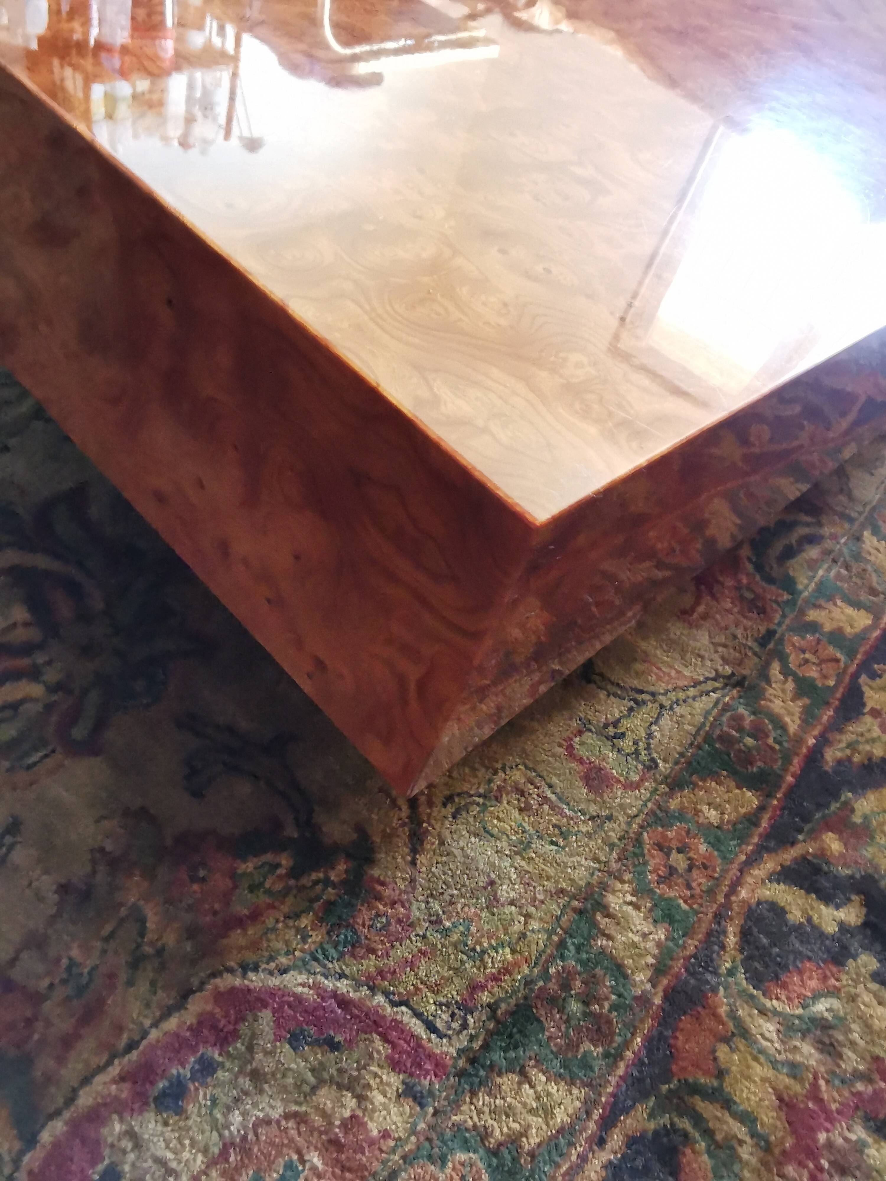 Gold magnifying glass coffee table 70