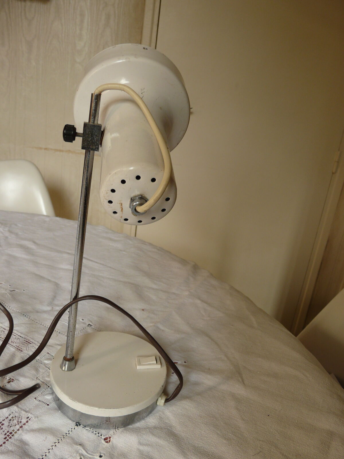 Table lamp
