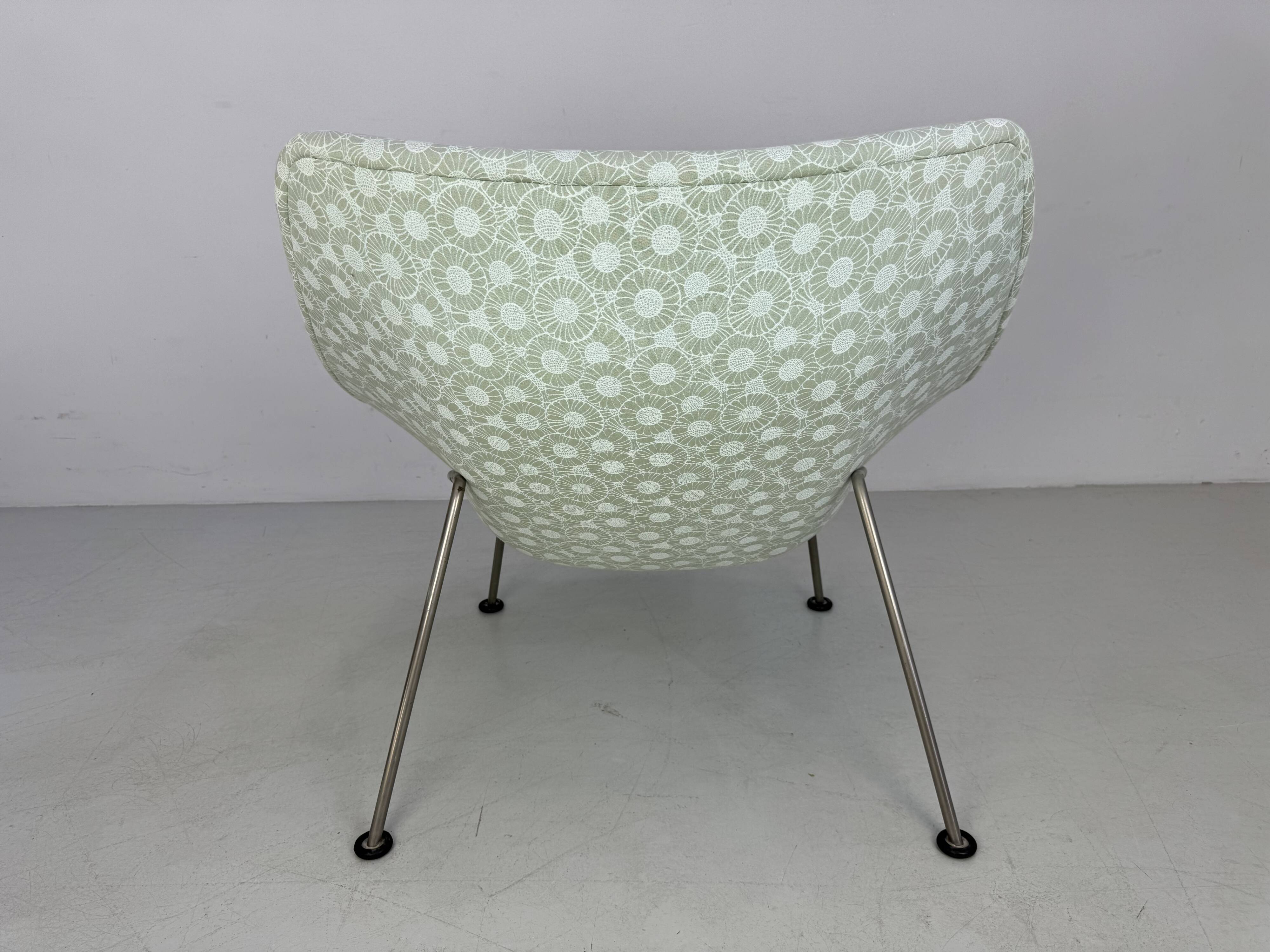 Artifort Chair "oyster by Pierre Paulin