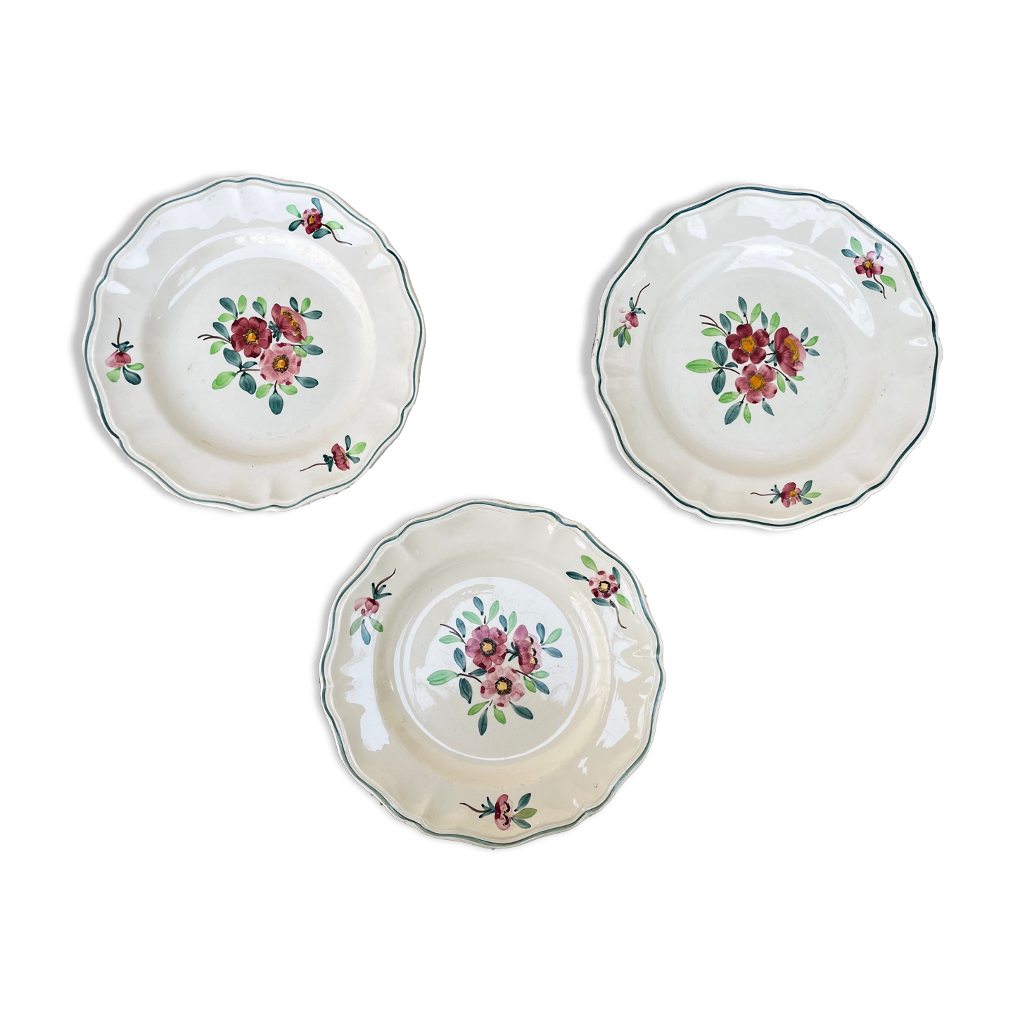 Set of 3 plates with a floral pattern from Sarreguemines.