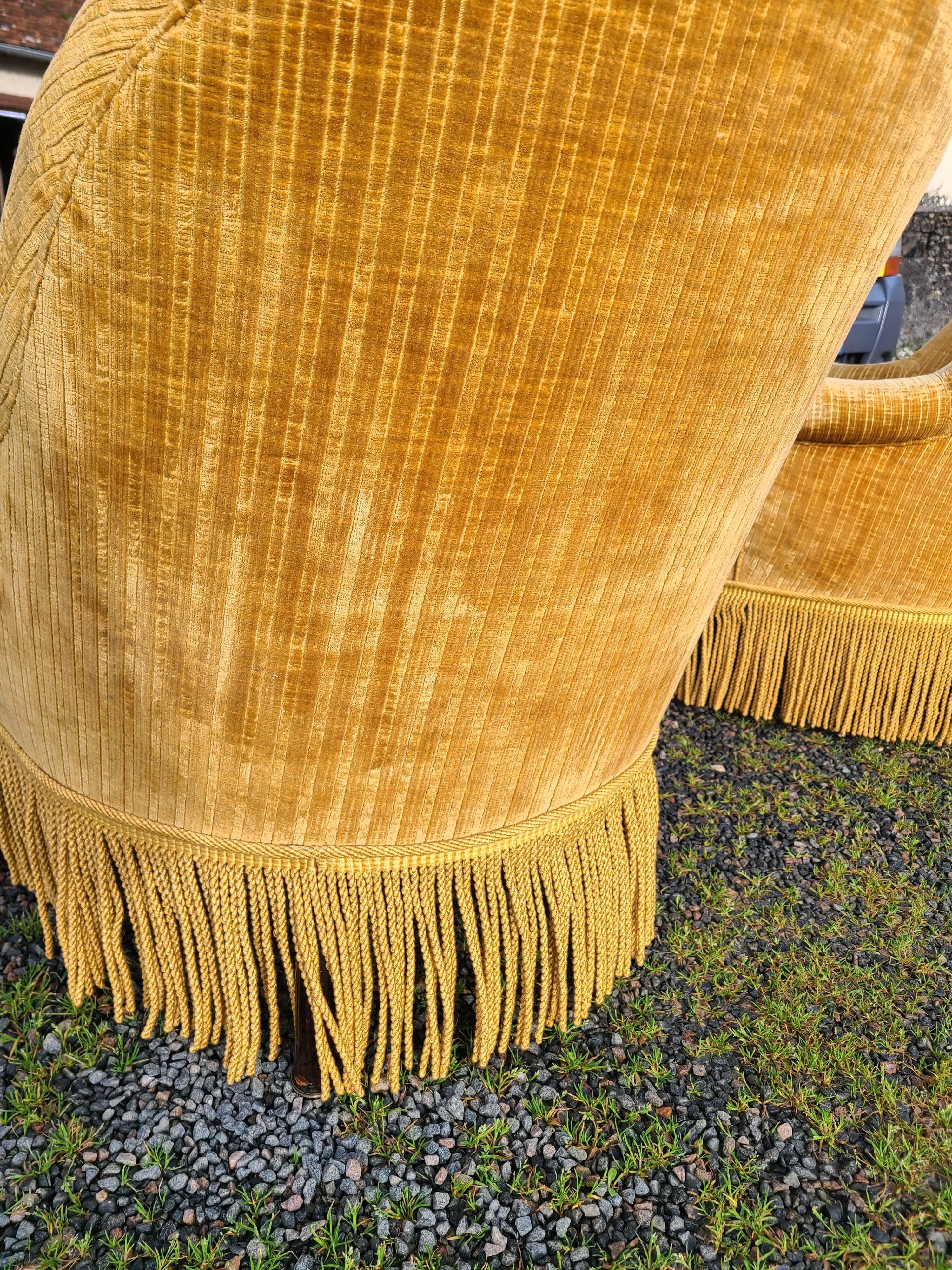 Set of toad armchairs and vintage yellow ottoman