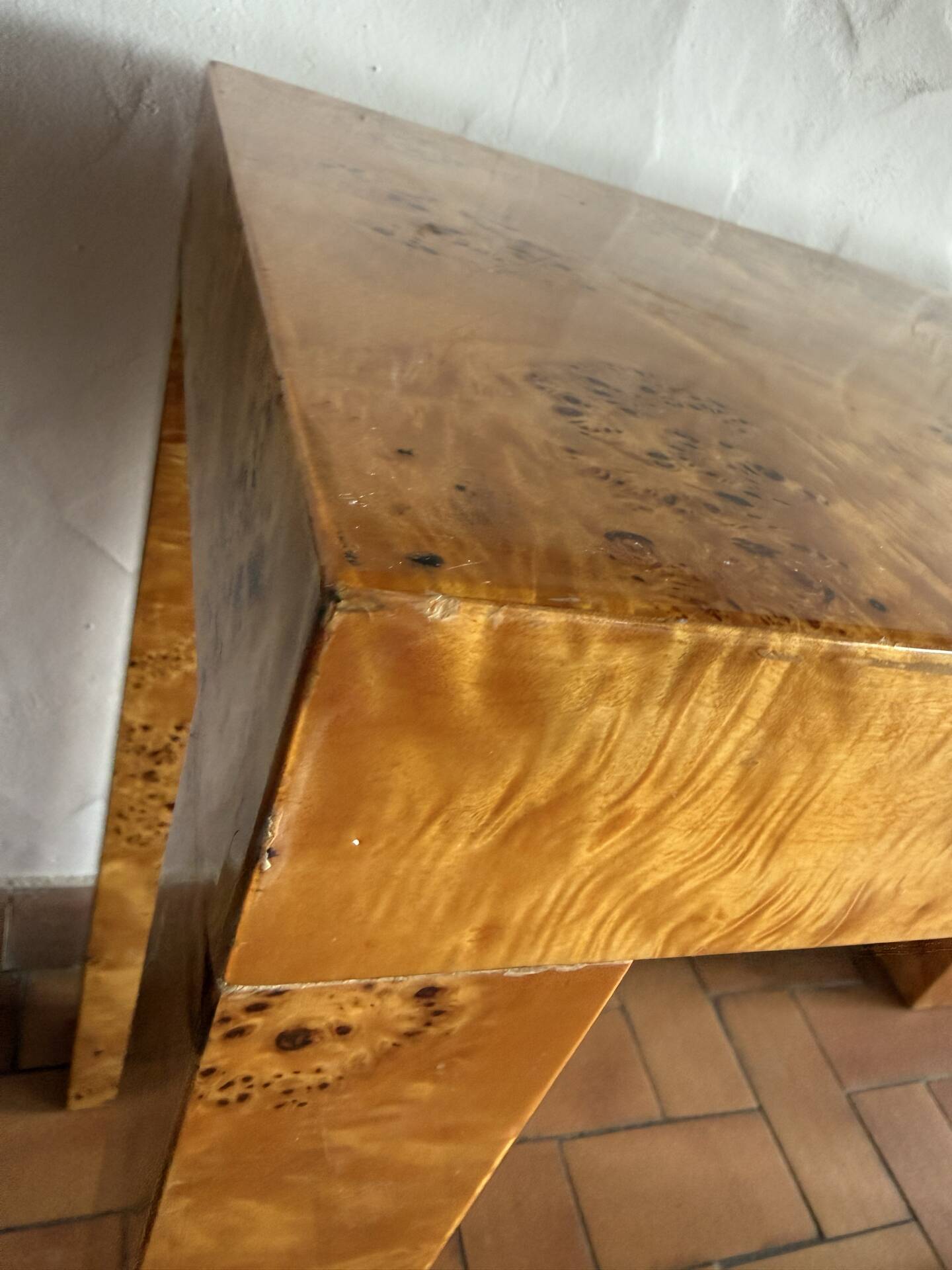 Console en loupe d'orme