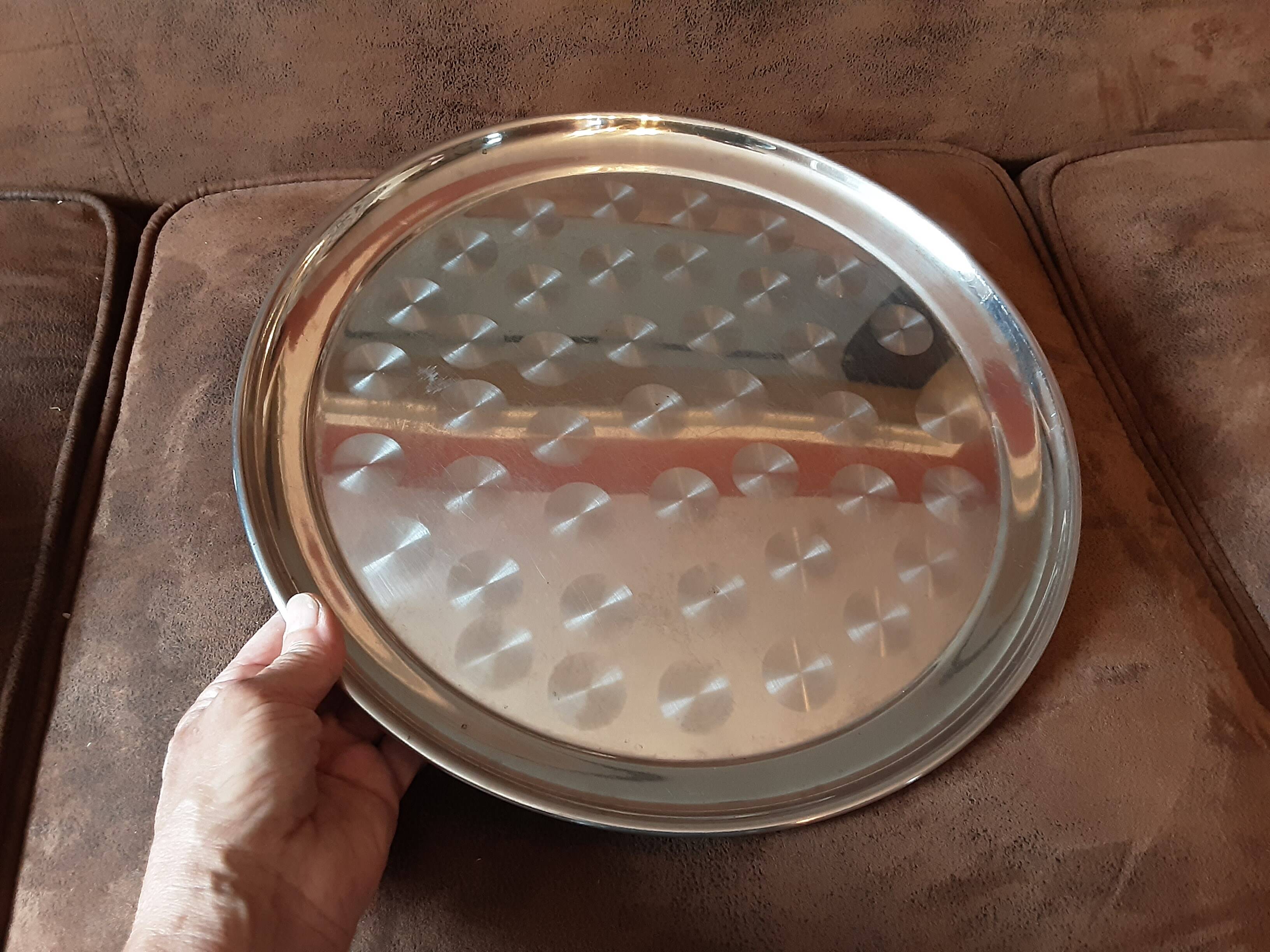 Set of 2 vintage trays