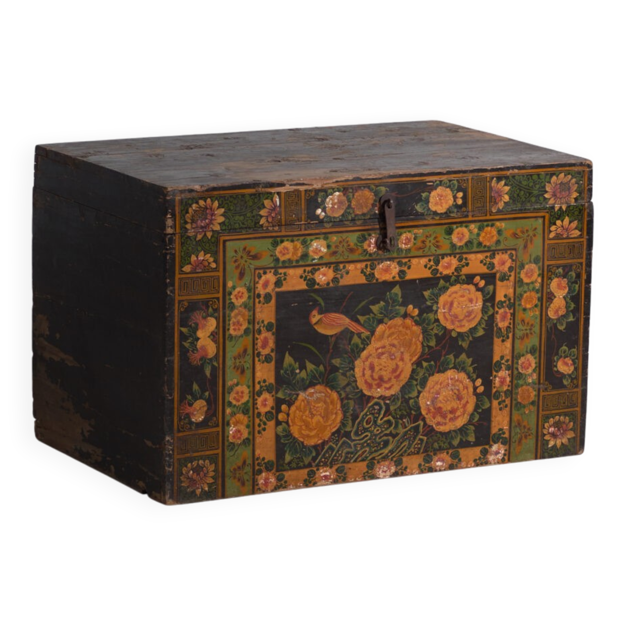 Coffre ancien peint en bois de pin – Chine, vers 1900