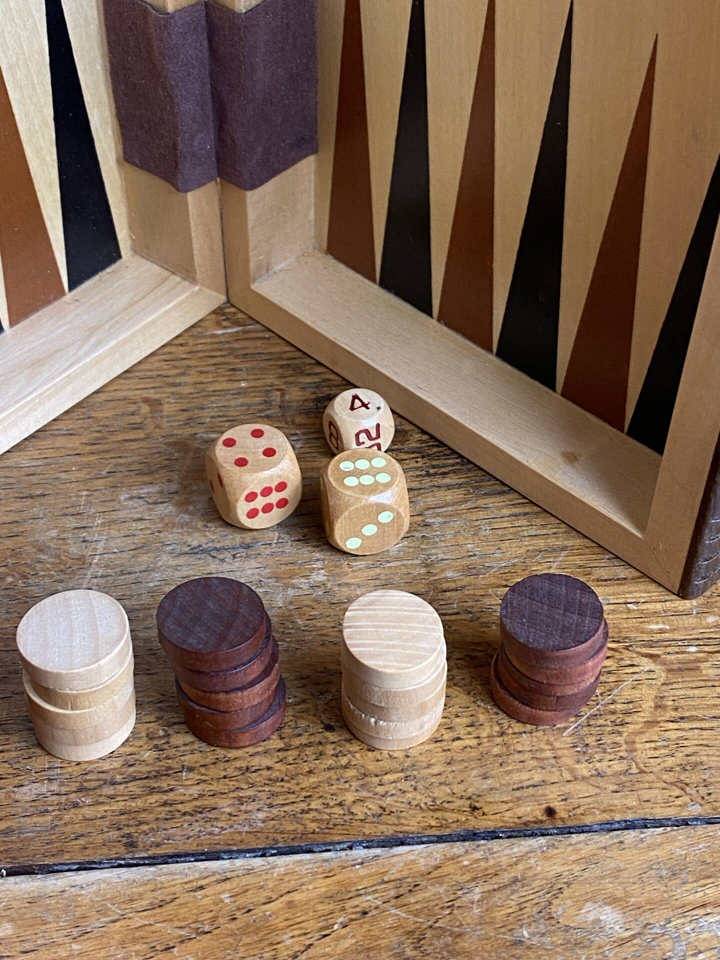 Jeu de backgammon en bois 