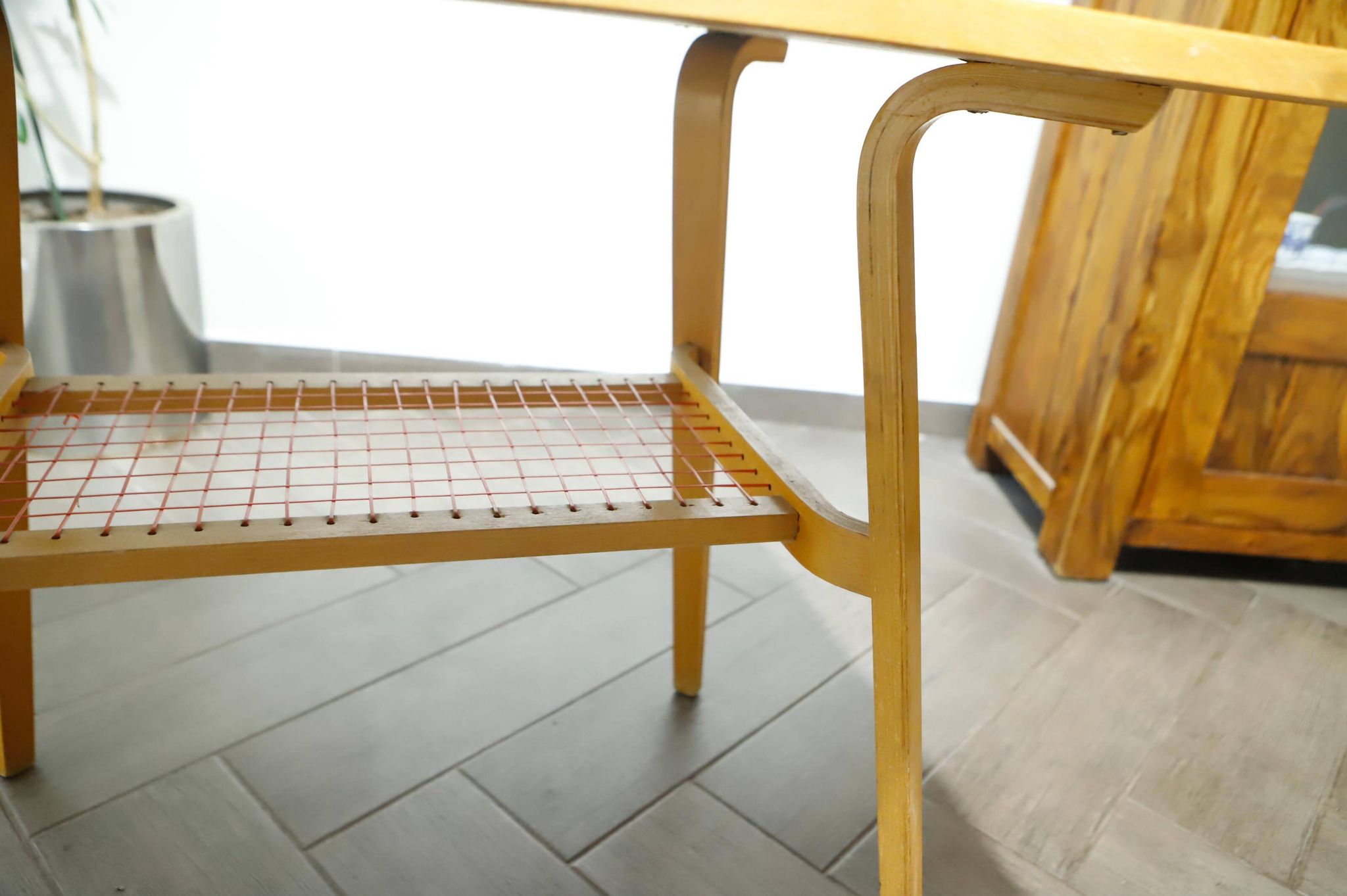 Brussels Style Retro Table with Red Woven Shelf