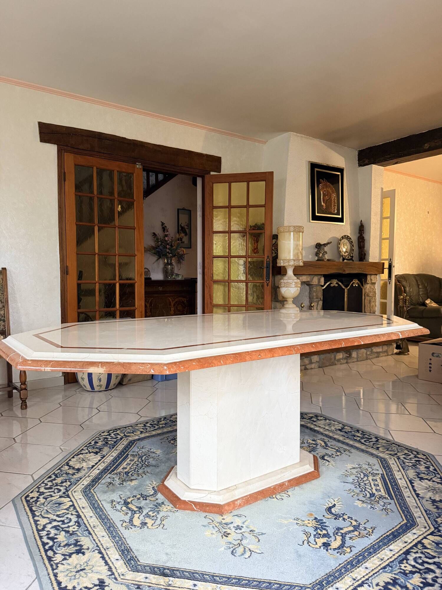 Large Crema Marfil & Alicante red marble table – 212 cm – 10 people