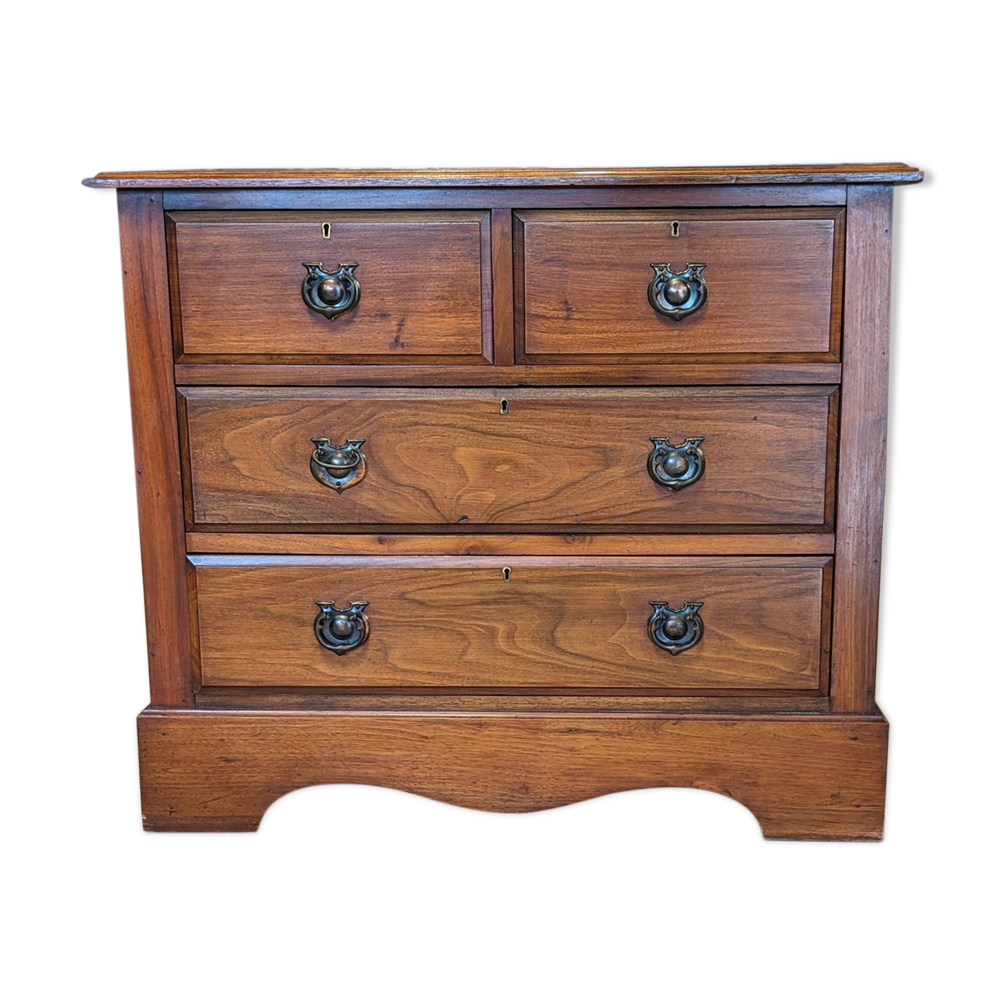 English mahogany chest of drawers