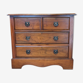 English mahogany chest of drawers