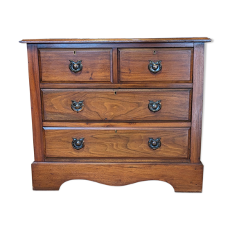 English mahogany chest of drawers