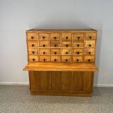 Filing cabinet with a vintage 60 'retractable top