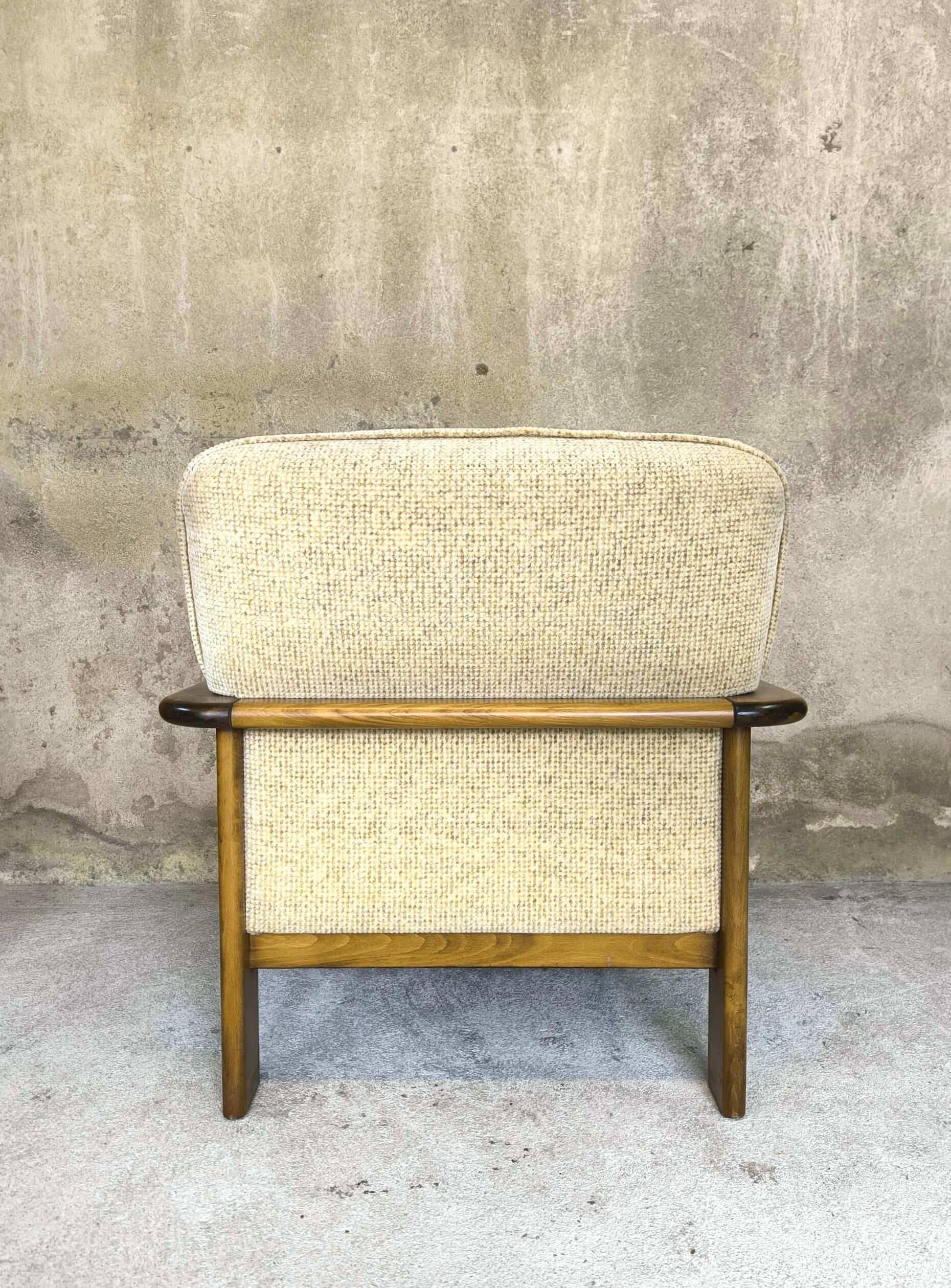 Fauteuil vintage en bois et laine