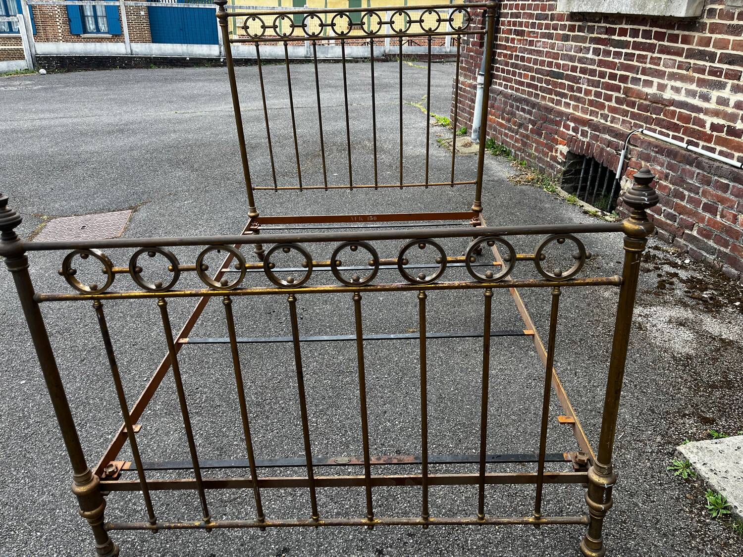 Beautiful vintage brass double bed