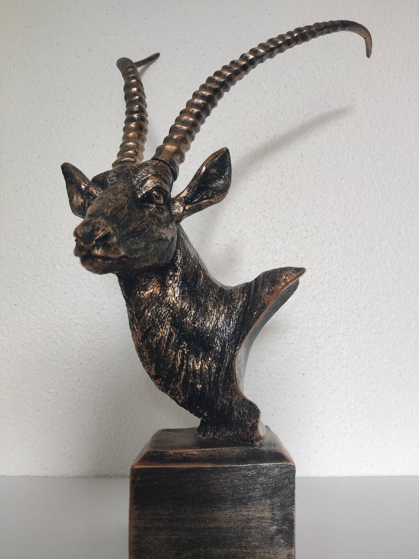 Antelope gazelle bust statue, patinated bronze resin - Safari Decor